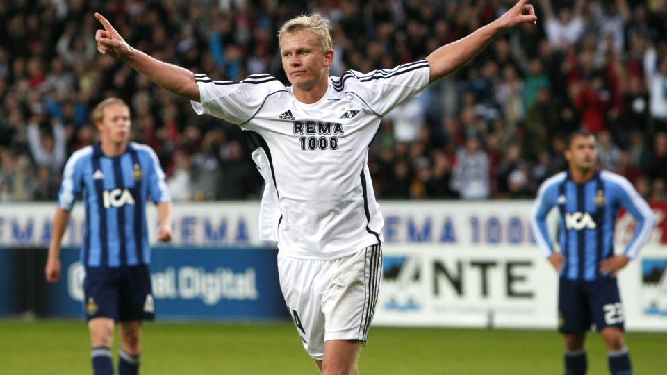 TRNORWICH-AKTUELL: Rosenborg avslo det f�rste budet fra Norwich p� Steffen Iversen. Men RBK-spissens r�dgiver forventer et nytt bud fra England i l�pet av helga.  
Foto: Gorm Kallestad / SCANPIX .