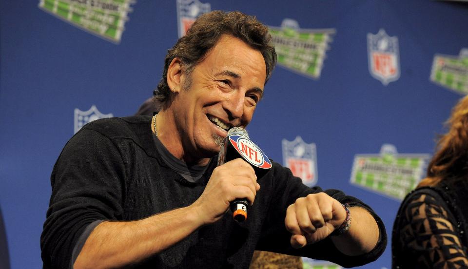 ARBEIDERES FORKJEMPER: Mens Bruce Springsteen lenge har kjempet for arbeideres rettigheter, har butikkgiganten Wal-Mart blitt kritisert for hvordan selskapet behandler arbeiderne sine. Foto: SCANPIX