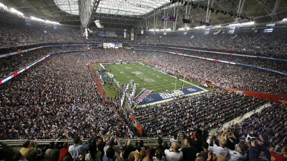 FULLE TRIBUNER: New England Patriots m�tte New York Giants superbowl-finalen i Glendale, Arizona 3. februar i fjor.     Foto: SCANPIX /REUTERS/Rick Wilking