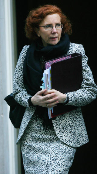 KRASS KRITIKK: Baronesse Royall kommer med skarp ordbruk mot de korrupte lordene. Hun er leder for Labours representanter i Overhuset, og dermed lederen til flere av de involverte i skandalen. Foto: Carl de Souza/AFP/Scanpix