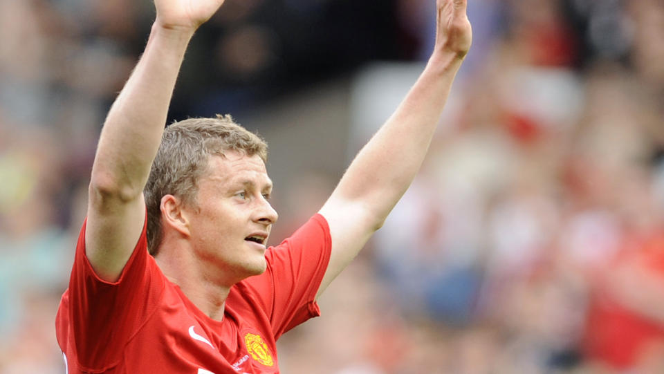 UNITED-LEGENDE: Ole Gunnar Solskj�r tok farvel med Manchester United-supporterne i august i fjor. Solskj�r er en av kandidatene til Premier Leagues beste angripende nordmenn. Foto: SCANPIX/REUTERS/Nigel Roddis