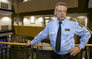 STAVANGER 20090130
Politistasjonsjef Henry Ove Berg p� Stavanger politistasjon ba fredag ettermiddag om at folk tar kontakt med politiet hvis de har tips i saken der et spedbarn funnet i hage.
Foto: Alf Ove Hansen / SCANPIX