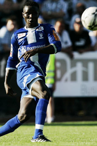 ALLTID I BL�TT: Makhtar Thioune i aksjon som Sarpsborg-spiller i cupen i 2008.
Foto: Kyrre Lien / SCANPIX