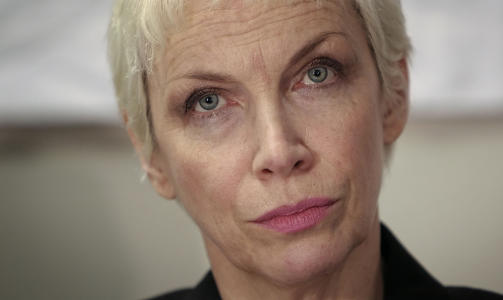ORIGINALEN: Annie Lennox' �Walking On Broken Glass� var en kjempehit i 1992. FOTO: SCANPIX/AFP
