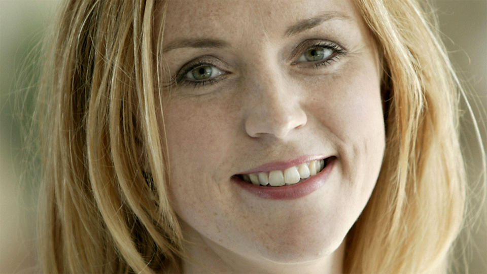 UENIG MED S�STERPARTIET: Justispolitisk talsperson Karen H�kkerup i Arbeiderpartiets s�sterparti Socialdemokratiet, mener regjeringens forslag om ny blasfemiparagraf setter ytringsfriheten under press. Foto: Karenh�kkerup.dk
