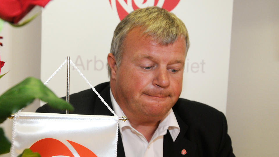 F�R PEPPER: Helseminister Bjarne H�kon Hanssen gir seg som stortingsrepresentant etter valget, men vil gjerne fortsette i statsr�dstolen. Det vil ikke H�yre at han gj�r.
Foto Ned Alley / SCANPIX