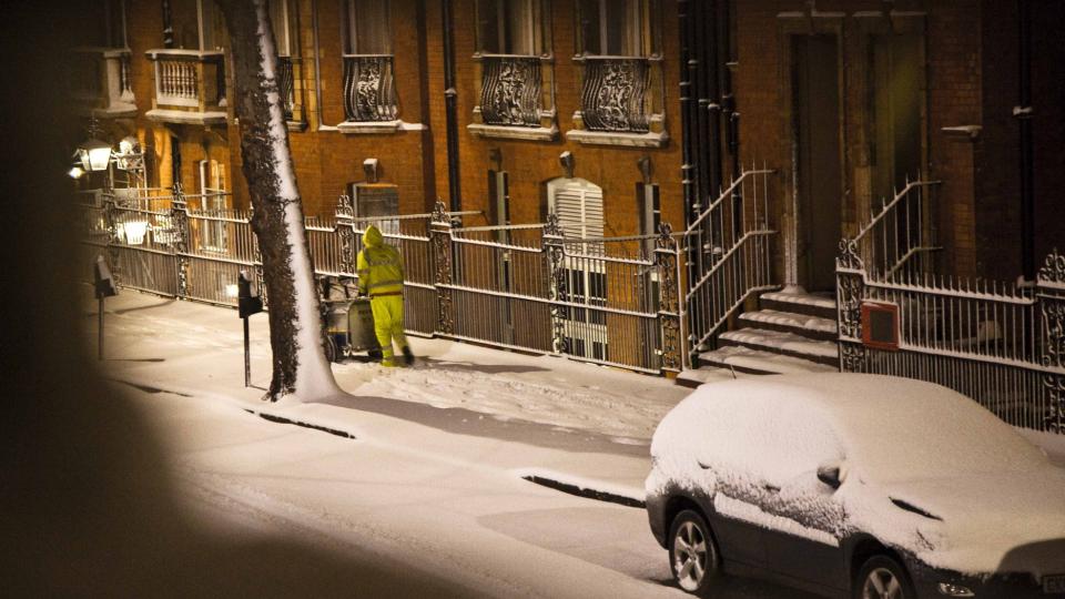  VINTER I LONDON:  Sn�fall har f�rt til kaos i den britiske hovedstaden. Leserfoto: Carl Christian Raabe