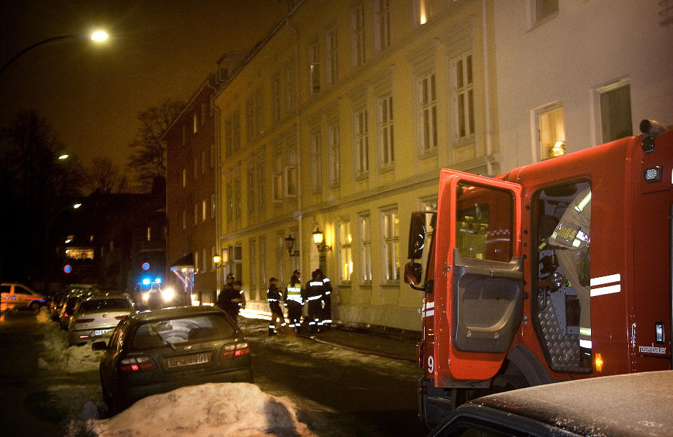 BRANN: En person omkom og fem evakuert etter en leilighetsbrann p� Majorstuen i Oslo mandag kveld. Foto: ANDERS GR�NNEBERG