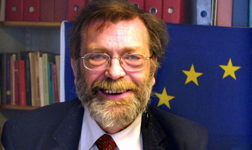 -BRA DE STUR:  Professor i sammenliknende politikk Frank Aarebrot er glad for at regjeringen snur i ytringsfrihetssaken. Arkivfoto: Dagbladet