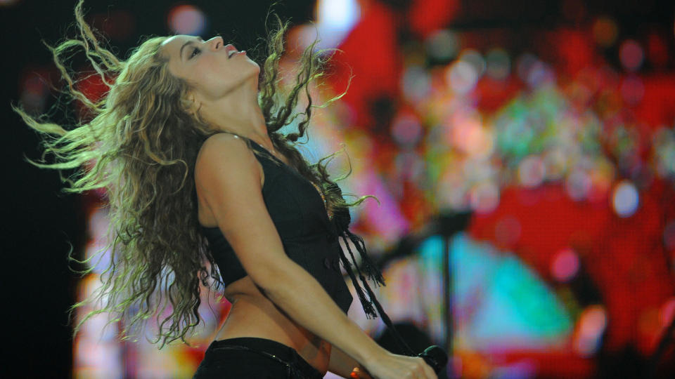 FUSJONERER TROLIG: Shakira er blant artistene som har inng�tt en 360-avtale med selskapet Live Nation. Disse vil n� sl� seg sammen med Ticketmaster. FOTO: SCANPIX/AFP
