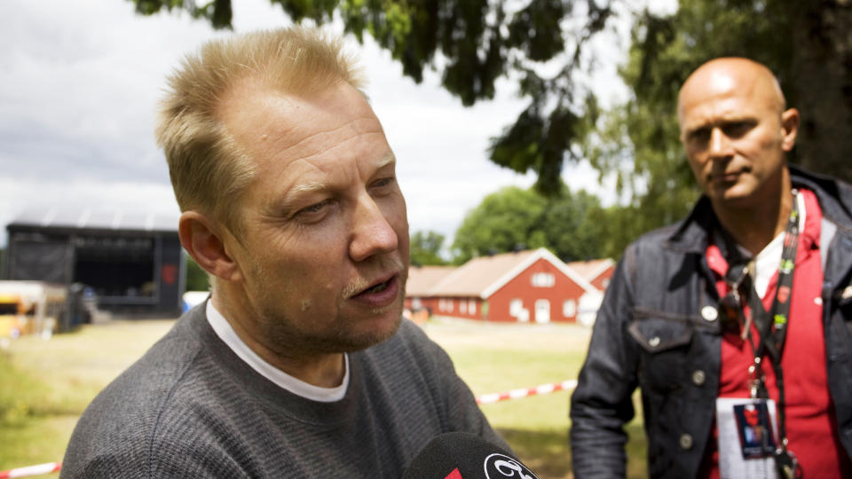 TAPTE SELV MILLIONER: Tidligere bookingsjef Toffen Gunnufsen (t.v.) og tidligere styreleder Morten Sandberg i Hovefestivalen hadde ikke kontroll p� �konomien. Total gjeld etter to �rs moro ender p� dr�yt 15 millioner kroner. 
Foto: Tor Erik Schr�der / SCANPIX