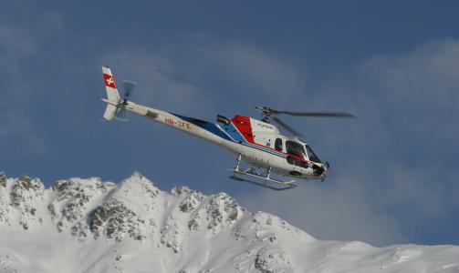 ULYKKESHELIKOPTERET: Det var dette helikopteret som styrtet i Troms i formiddag. Foto: Markus Herzig