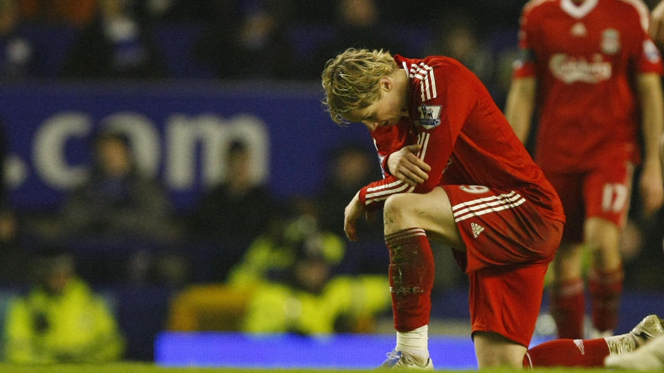 SLITEN: Fernando Torres er sliten, mener Benitez. N� vurderer han � spare spanjolen mot Portsmouth. Foto: Phil Noble / REUTERS.