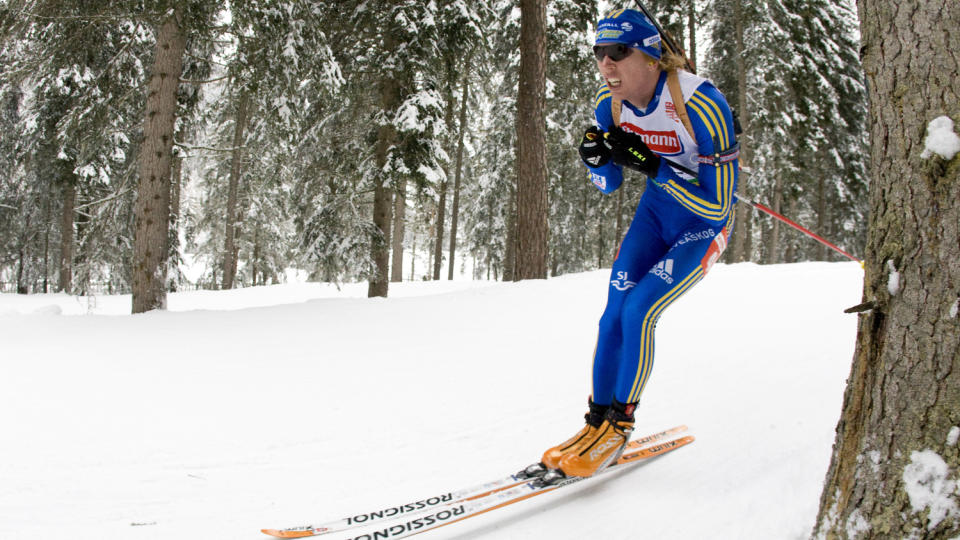 OVERRASKET: Det var en overraskende melding Sveriges Mattias Nilsson kunne lese da det peip i mobiltelefonen i g�r. Foto: Alessandro Bianchi/Reuters/Scanpix