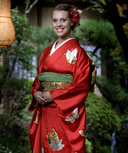 JAPANOFIL:Sigrid Louise Gundersen har bodd to år i Japan. Nå skal hun guide nye nordmenn i Solens rike. Foto: TV3 JAPANOFIL:Sigrid Louise Gundersen har bodd to år i Japan. Nå skal hun guide nye nordmenn i Solens rike. Foto: TV3