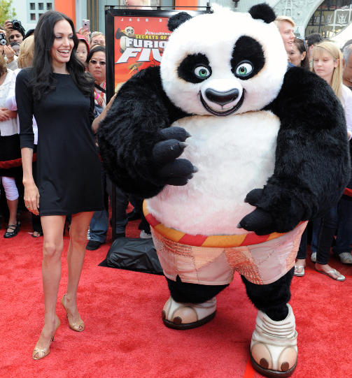 F�DTE TVILLINGER I JULI: Men det syntes ikke p� Angelina Jolie i oktober. Foto: Stella.