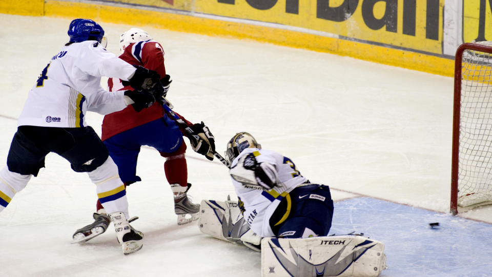 FORN�YD BESTEMANN: Patrick Thoresen scoret Norges f�rste m�l, ble k�ret til lagets beste og var forn�yd med starten p� OL-kvalifiseringen mot Kasakhstan.Foto: Cornelius Poppe/Scanpix