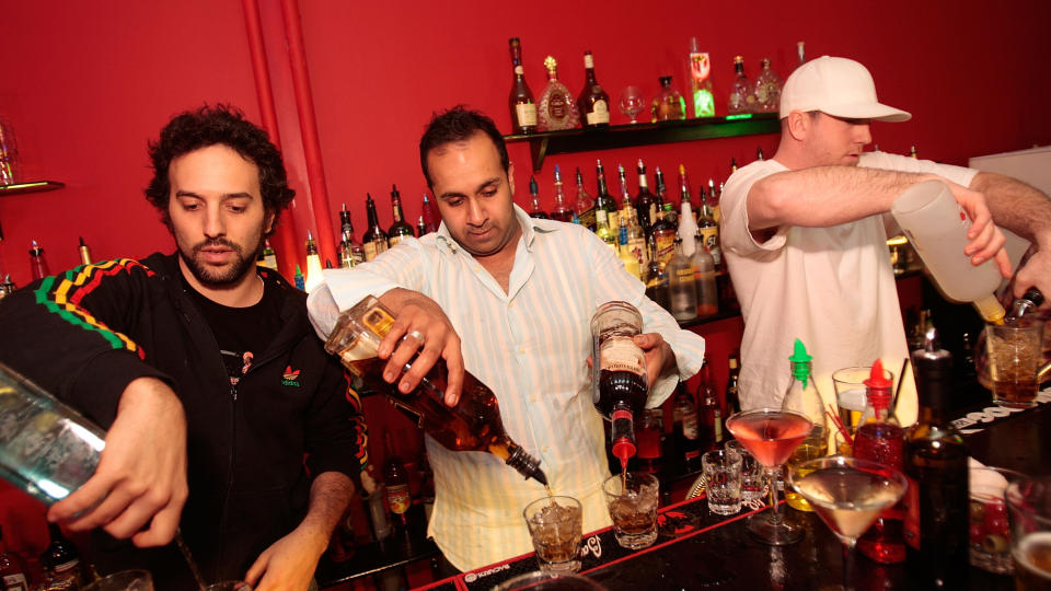 KAN BLI STRENGERE:  En ny alkohollovgivning kan bli en realitet allerede i v�r. Arkvifoto: AFP/Scanpix