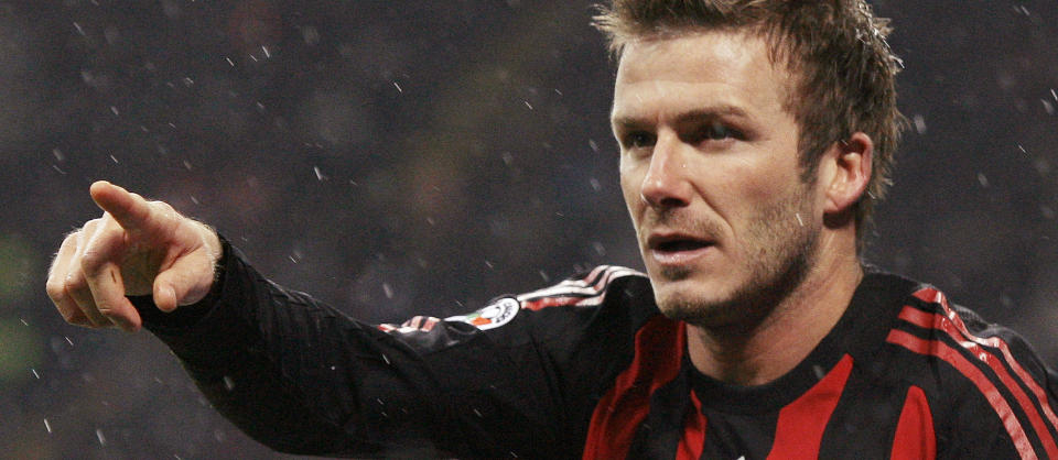 GLAD FOR � V�RE MED: David Beckham bruker Solskj�r som motivasjon mens han sitter p� benken for England.Foto: REUTERS/Alessandro Garofalo