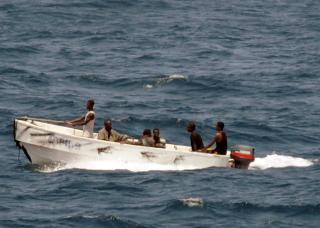 SKAPER FRYKT: Somaliske pirater. Foto: US Navy/EPA/Scanpix