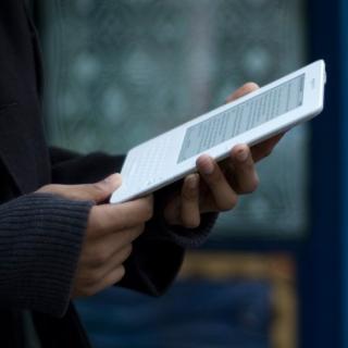 NY KINDLE: Lanseringen av en Kindle-l�sning for iPhone kommer bare en uke etter at den nye utgaven av Amazons eget lesebrett kom i salg. Foto: AMAZON