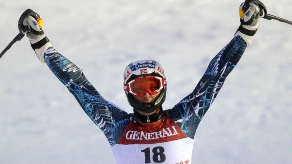 STOR IDRETT: Aksel Lund Svindal tok sitt tredje VM-gull hittil i karrieren, med seieren i superkombinasjonen i Val d'Is�re.       Foto: SCANPIX / AFP / FRANCK FIFE