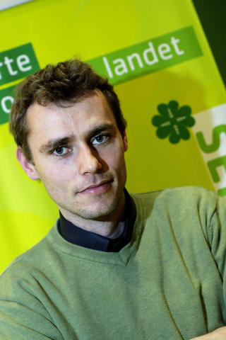 POLITISK MARK: - Det er viktig for meg � bryte ny politisk mark. Jeg har to �r bak meg fra energi- og milj�komiteen og to �r i n�ringskomiteen. Jeg vil pr�ve nye omr�der, sier Borten Moe til Adresseavisen. Foto: SCANPIX