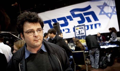 OPTIMIST: Yoni Lipkin (32) er trofast Likud-tilhenger og tror partileder Benjamin Netanyahu vil dra i land seieren til slutt. Foto: TORBJ�RN GR�NNING