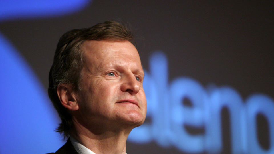 NEDTUR: Konsernsjef i Telenor, Jon Fredrik Baksaas, tror 2009 blir et d�rlig �r tross oppgang for Telenor. 
Foto: Knut Falch / SCANPIX