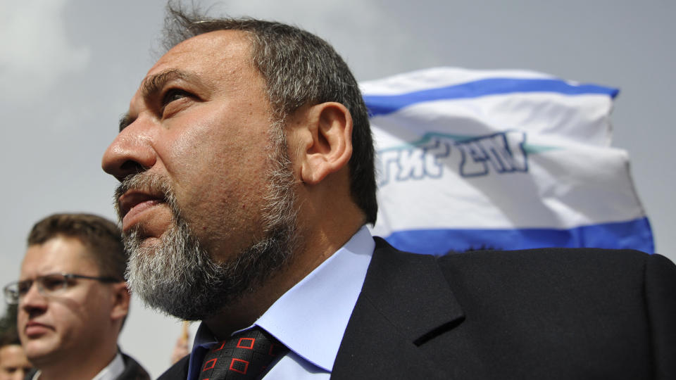 ADVARER: Israels utenriksminister Avigdor Lieberman mener Balkan er i ferd med � bli en yngleplass for al-Qaida.  Foto: REUTERS/Amir Cohen/SCANPIX