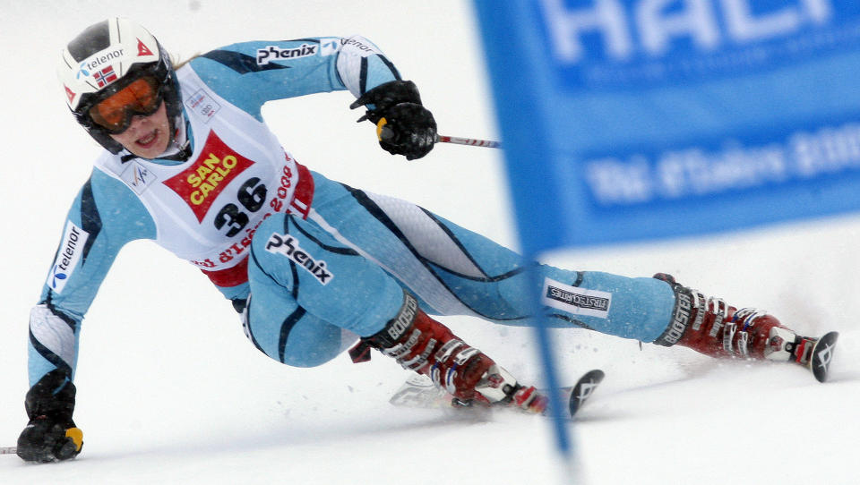 OPPTUR I ANDRE: Her er Lene L�seth i aksjon under f�rste omgang i dag. I den neste omgangen kj�rte hun seg opp til 19. plass. 
Foto: Tor Richardsen, Scanpix
