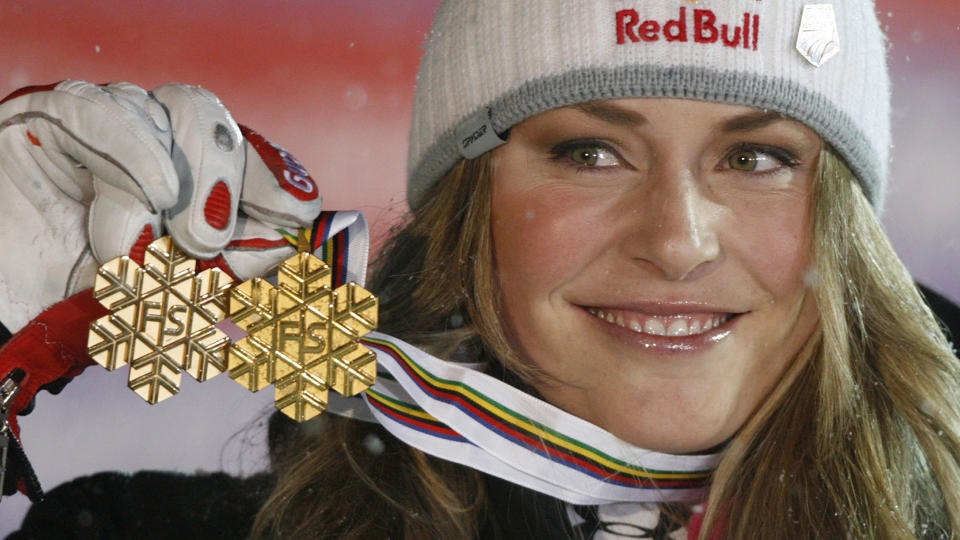VANT GULL: Amerikanske Lindsey Vonn vant gull i super G for kvinner. N� vil hun kj�re l�rdagens slal�mrenn ogs�. Foto: Denis Balibouse / REUTERS.