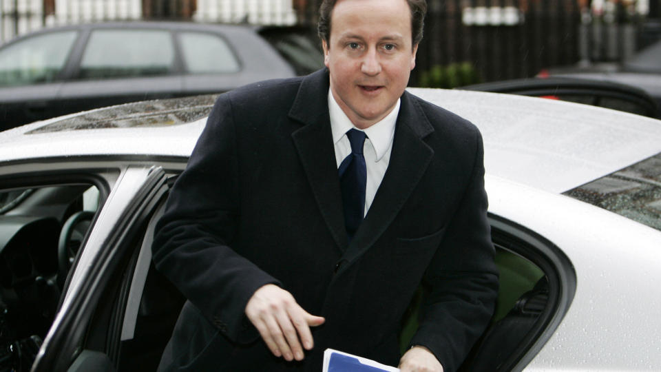 BEKYMRET: Tory-leder David Cameron. Foto: AP Photo/Lefteris Pitarakis/Scanpix