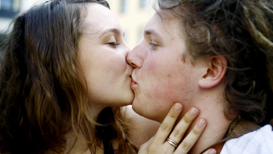GOD KJEMI: Kysseforskning ble presentert p� Valentin-dagen. Foto: Sara Johannessen / SCANPIX