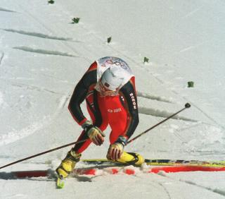 TIDENES VINTEROLYMPIER: Bj�rn D�hlie vant sitt �ttende og siste OL-gull p� femmila i Nagano i 1998 med en av de r�este kraftanstrengelsene i norsk idrettshistorie.Scan-Foto: Gunnar Lier