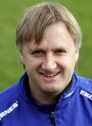 AVVENTER DEDE: If�lge Aafk-direkt�r Henrik Hoff har ikke klubben gitt seg selv en deadline i sp�rsm�let rundt Dede Anderson. Foto: Gorm Kallestad / SCANPIX .