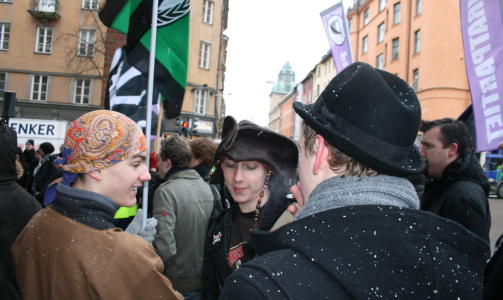 VOLDSOMT ENGASJEMENT: Piratene er i voldsomt overtall i den offentlige debatten om saken. Her fra gårsdagens demonstrasjon. FOTO: JOAKIM THORKILDSEN VOLDSOMT ENGASJEMENT: Piratene er i voldsomt overtall i den offentlige debatten om saken. Her fra gårsdagens demonstrasjon. FOTO: JOAKIM THORKILDSEN