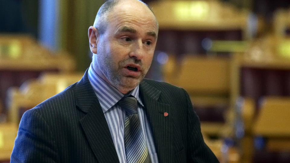 ER P� FERIE: Mens NAV-debatten raser i Norge er arbeids- og inkluderingsminister Dag Terje Andersen p� ferie. N� krever kontrollkomit�en bedre svar fra regjeringen. Foto: Cornelius Poppe / SCANPIX