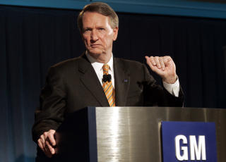 VIL HA ST�TTE: Toppsjefen i General Motors, Rick Wagoner, sier at Saab kan v�re konkurs i l�pet av denne m�neden hvis den svenske regjeringen ikke st�tter selskapet �konomisk. Foto: REUTERS/SCANPIX