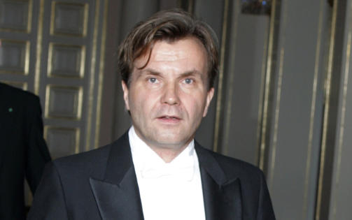 Oslo 20051103. Kongeparet inviterte torsdag regjeringsmedlemmer og stortingsrepresentanter til den �rlige gallamiddagen p� Slottet. P� bildet kommer Ib Thomsen (t.v.) og Christian Tybring-Gjedde til middagen .
Foto Lise �serud / SCANPIX / POOL .