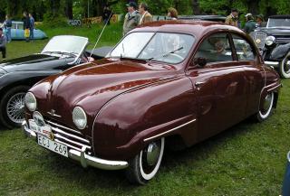 VETERAN: En 1955 Saab 93B p� begravelsen til prins Bertil i Stockholm i 2005. Foto: WIKIMEDIA