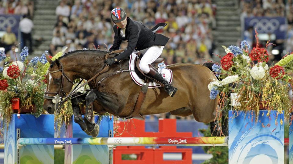 OL-DELTAGER: Morten Djupvik red Casino inn til en niendeplass under den individuelle konkurransen under OL i Beijing. Det var en prestasjon som bidro til at den tyskf�dte hesten ble nominert til ��rets hest�.Foto: SCANPIX