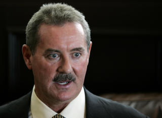 SIKTET FOR GIGANTSVINDEL: N� rulles metodene til Sir Allen Stanford opp. Her fotografert under et intervju med Reuters. Foto: Joe Skipper/REUTERS/Scanpix
