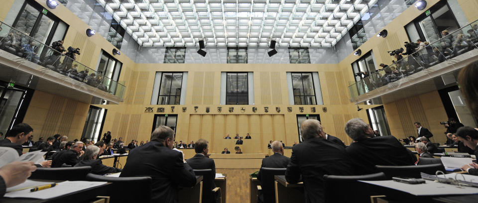 GODKJENT: Den tyske Forbundsr�det har i dag g�tt inn for den st�rste redningspakken i etterkrigstiden, i et fors�k p� � f� i gang landets �konomi igjen.  Foto: AFP PHOTO/SCANPIX