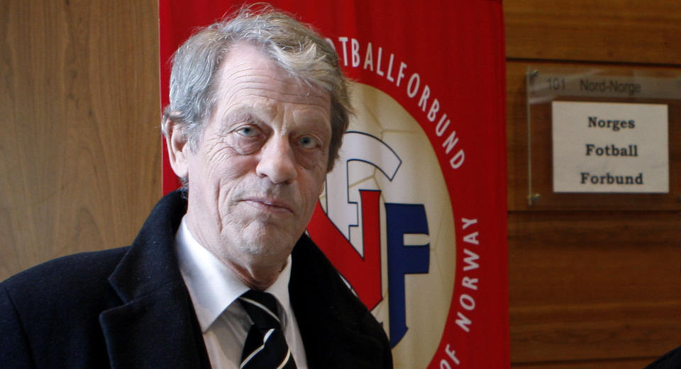 LOVER FOLKEFEST: Fotballpresident Sondre K�fjord var helt sikker p� at Norge og Sverige vil v�re i stand til � skape en folkefest under fotball-EM i 2016 da Norges Fotballforbund og Svenska Fotbollf�rbundet la fram planenene om en EM-s�knad i ettermiddag.
Foto: Knut Falch / SCANPIX .