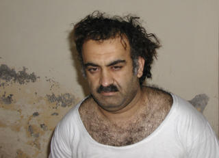 SKAL FOR RETTEN: Khalid Sheikh Mohammed, som sier han sto bak 11. september-angrepene. Foto: AP/Scanpix