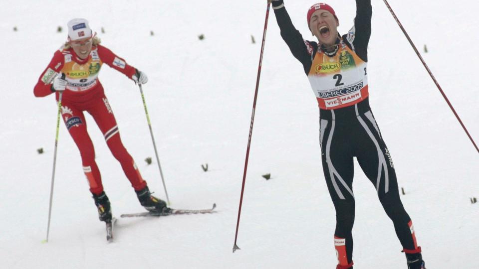 S� N�R: Men Kristin St�rmer Steira jubler for s�lv etter et r�tt langrennsl�p i Liberec i dag. REUTERS/David W Cerny / SCANPIX