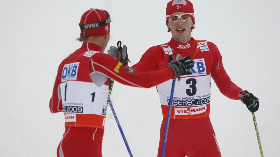S�LV: Jan Schmid (t.h.) jubler for s�lv og gratuler Todd Lodwick med gullet. Foto: H�kon Mosvold Larsen/Scanpix