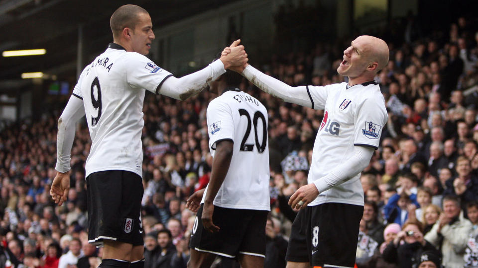 ARKITEKT: Bobby Zamora scoret Fulhams f�rste, f�r han satte opp det andre. Her feirer han med Andy Johnson. Foto: Chris Ratcliffe / AFP.