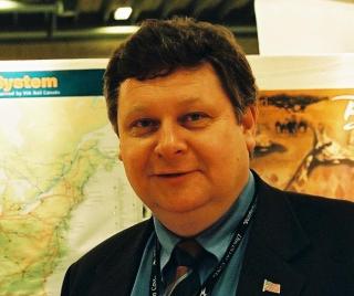 SVARER DEG: Widar Jensen i Discover America stiller til nettm�te.